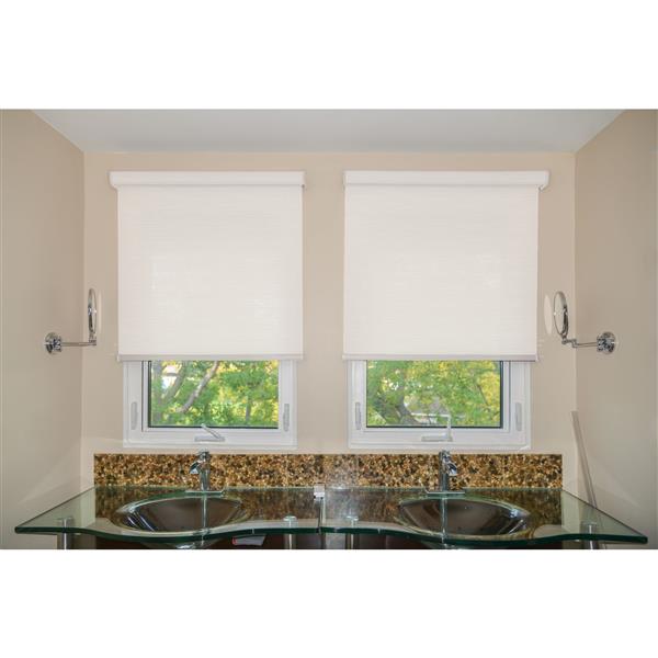 Sun Glow 65-in x 72-in Motorized Woven Roller Shade with Valance