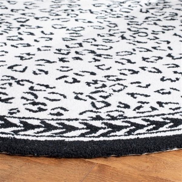 Safavieh Chelsea Black Area Rug,HK15C-8R