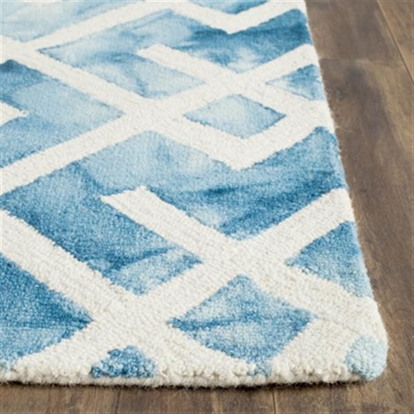 Safavieh Dip Dye Hand-Tufted Wool Blue and Ivory Area Rug,DD