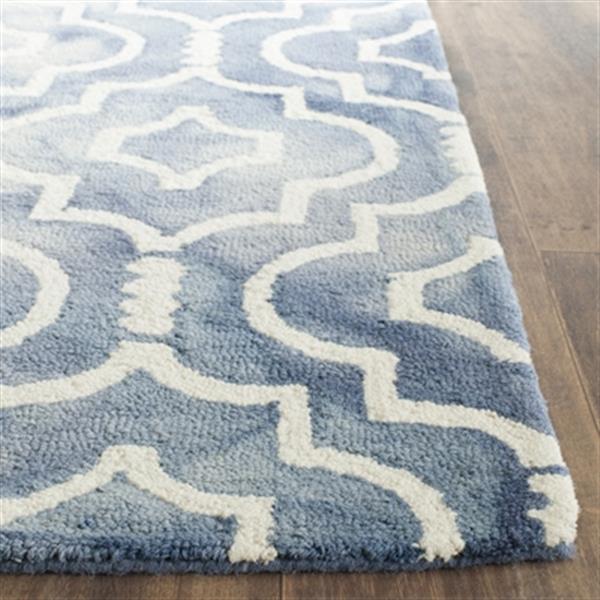 Safavieh Dip Dye 5-ft x 8-ft Hand-Tufted Wool Blue and Ivory Area Rug