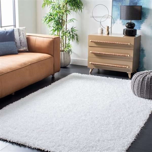 Safavieh Shag 60-in X 60-in White Area Rug