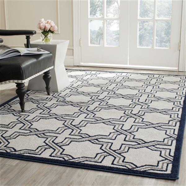 Safavieh Amherst 8-ft X 5-ft Ivory and Navy Area Rug