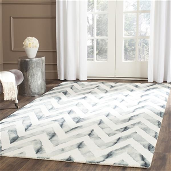 Safavieh Dip Dye 4-ft x 6-ft  Chevron Hand-Tufted Wool Ivory and Grey Area Rug
