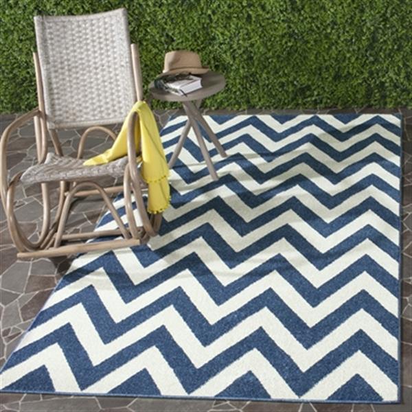 Safavieh Amherst 8-ft x 5-ft Navy and Beige Chevron Indoor/Outdoor Rug