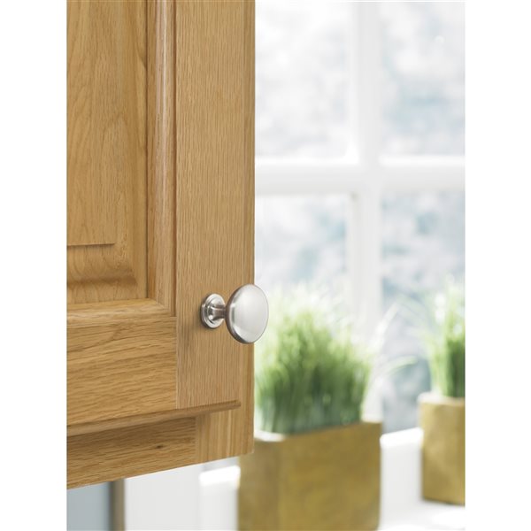 Bouton d'armoire traditionnel rond Edona par Amerock de 1.25 po en nickel satiné, paquet de 25