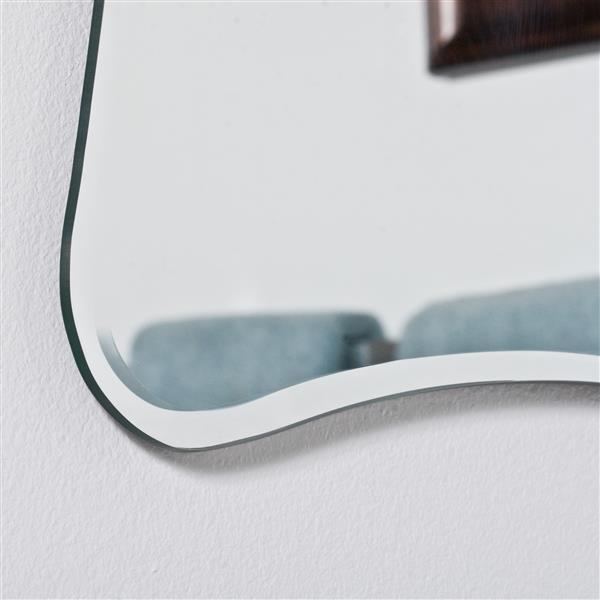 Decor Wonderland 23.6-in Bailey Mirror