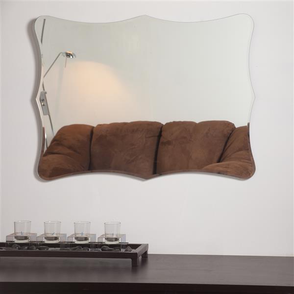 Decor Wonderland 23.6-in Bailey Mirror