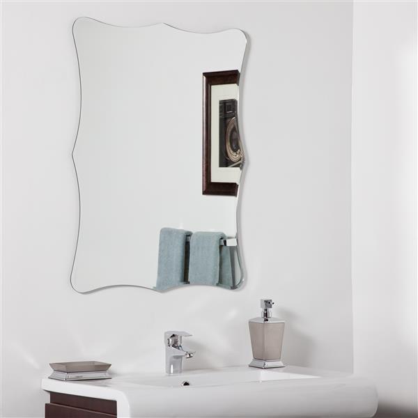 Decor Wonderland 23.6-in Bailey Mirror