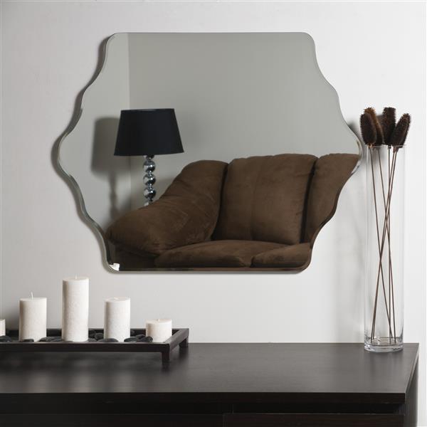 Decor Wonderland Vandam 23.6-in Mirror