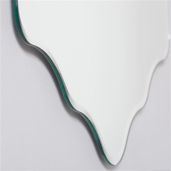 Decor Wonderland Vandam 23.6-in Mirror