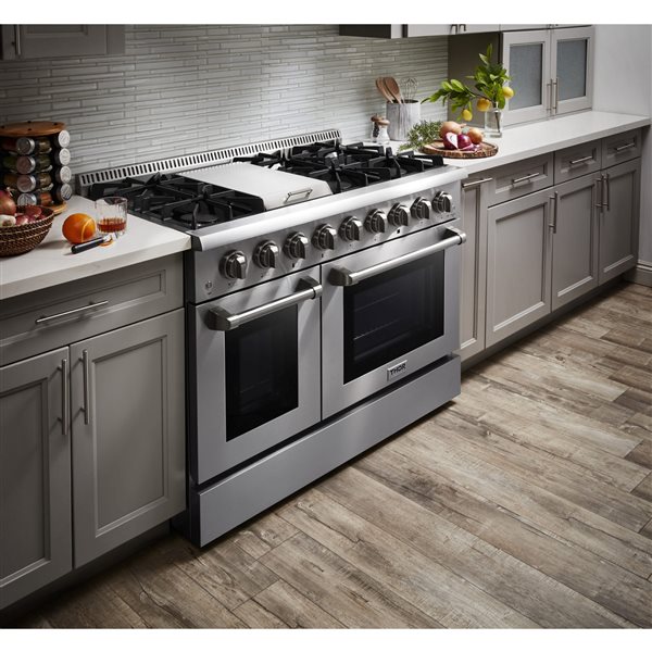 Thor Kitchen 48-in 4.2/2.5 cubic ft Professional Burner Gas Range with Griddle and Convection Oven(Stainless Steel)