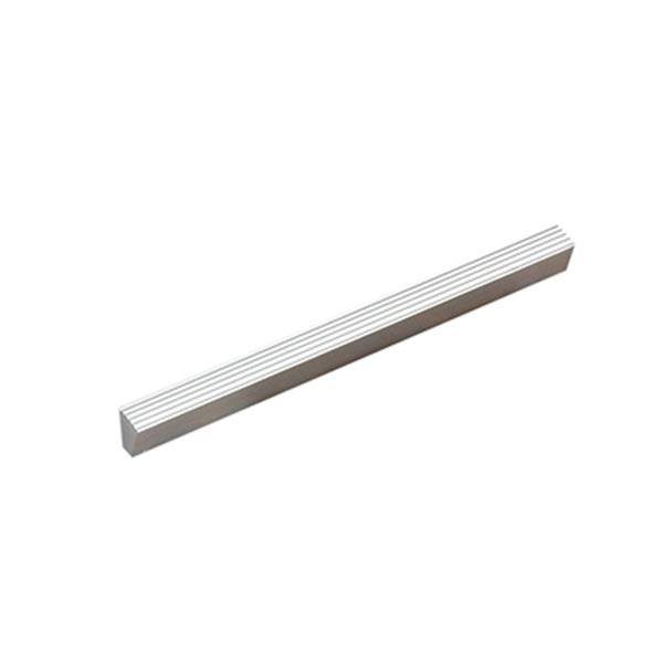 Richelieu Trapani Contemporary Aluminum Pull,BP467016010