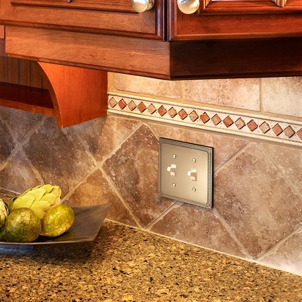 Richelieu Traditional Toggle Switchplate-BP8633195