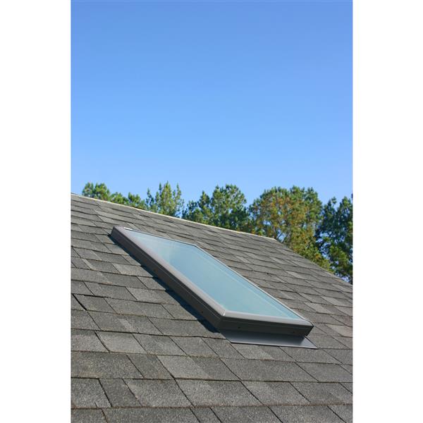 Velux Fixed Deck Mount Skylight - Laminated - 21.5-in x 27.38-in