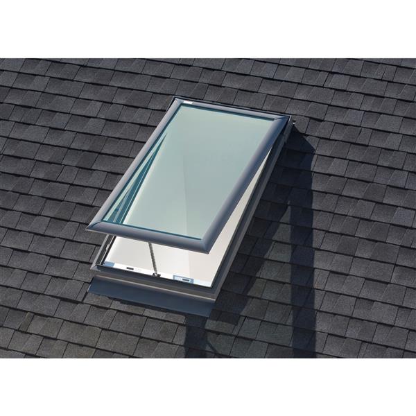 Puits de lumière Velux, ouverture électrique, 21,5 po x 46,25 po