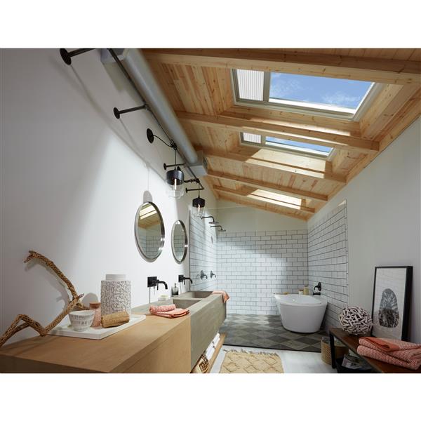 Velux Solar Venting Curb Mount Skylight - 30.5-in x 46.5-in