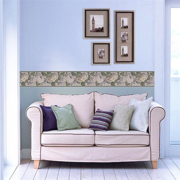 York Wallcoverings Hydrangea and Hortensia Floral Wallpaper - Multicoloured  | RONA