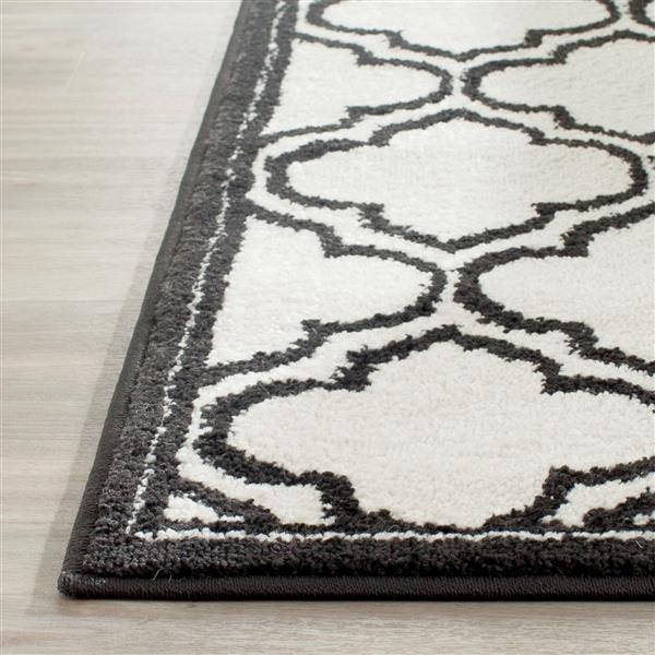 Safavieh Amherst Geometric Rug - 2-ft x 7-ft - Ivory