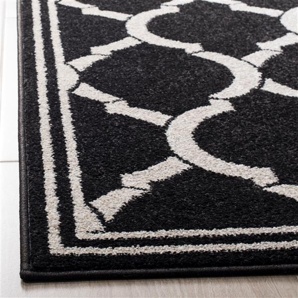 Safavieh Amherst Trellis Rug - 2-ft x 7-ft - Black