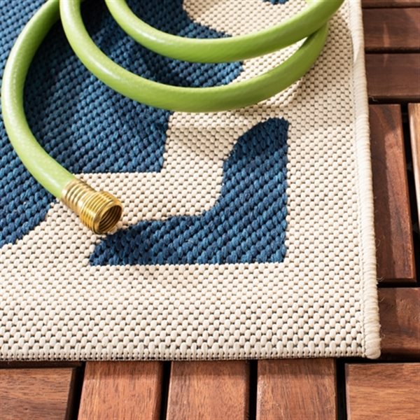 Safavieh Decorative Courtyard Rug - 2-ft x 3-ft 7-in - Navy/Beige