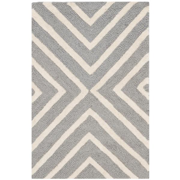 Safavieh Cambridge Chevron Rug - 2-ft x 3-ft - Wool - Silver