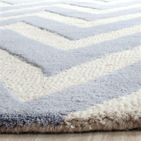 Safavieh Cambridge Chevron Rug - 4-ft x 6-ft - Wool - Light Blue