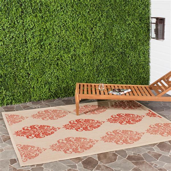 Safavieh Courtyard Damask Rug - 4-ft x 5.6-ft - Polypropylene - Natural