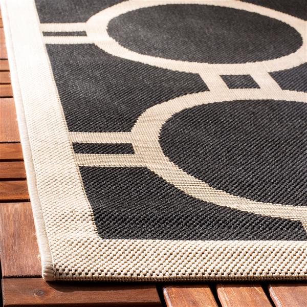 Safavieh Courtyard Rug - 4-ft x 5.6-ft - Polypropylene - Black/Beige