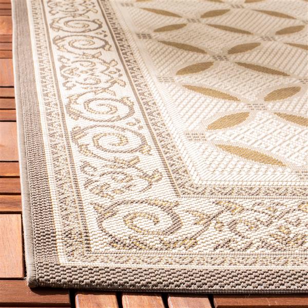 Safavieh Courtyard Rug - 4-ft x 5.6-ft - Polypropylene - Beige