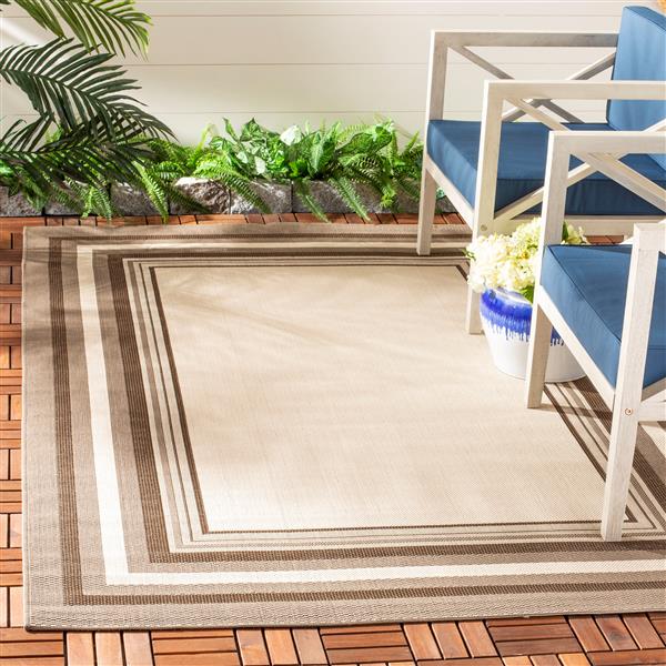 Safavieh Courtyard Rug - 4-ft x 5.6-ft - Polypropylene - Beige