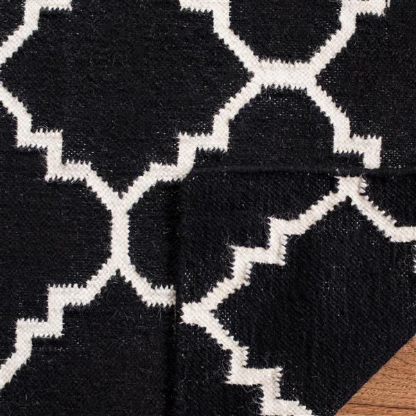 Safavieh Dhurries Rug - 2.5-ft x 4-ft - Wool - Black/Ivory