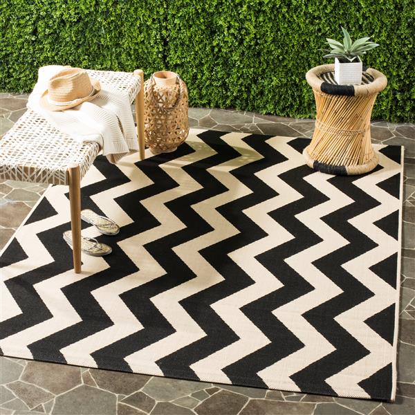 Safavieh Courtyard Rug - 8-ft x 8-ft - Polypropylene - Black/Beige