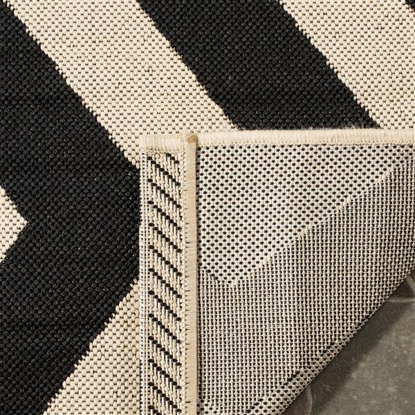 Safavieh Courtyard Rug - 8-ft x 8-ft - Polypropylene - Black/Beige