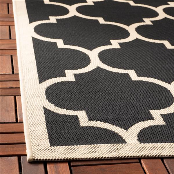 Safavieh Courtyard Rug - 4-ft x 5.6-ft - Polypropylene - Black/Beige