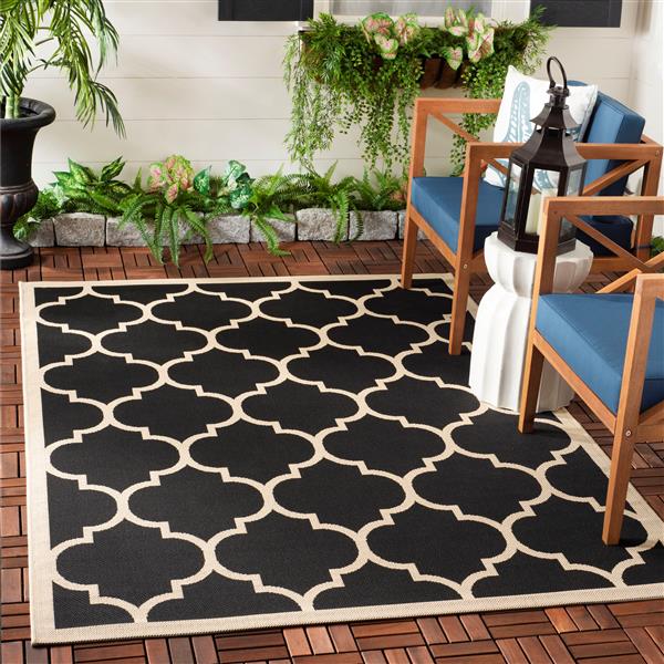 Safavieh Courtyard Rug - 4-ft x 5.6-ft - Polypropylene - Black/Beige