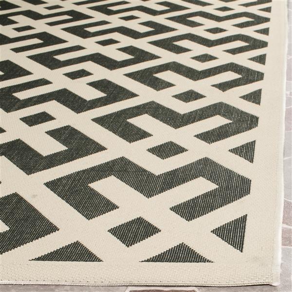 Safavieh Courtyard Rug - 5.3-ft x 5.3-ft - Polypropylene - Black/Beige