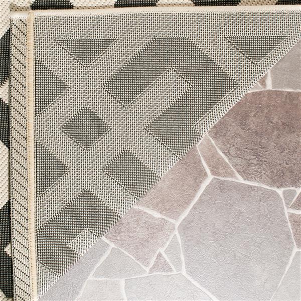 Safavieh Courtyard Rug - 5.3-ft x 5.3-ft - Polypropylene - Black/Beige
