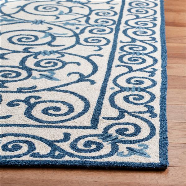 Safavieh Chelsea Floral Rug - 2.8-ft x 4.8-ft - Wool - Ivory/Dark Blue