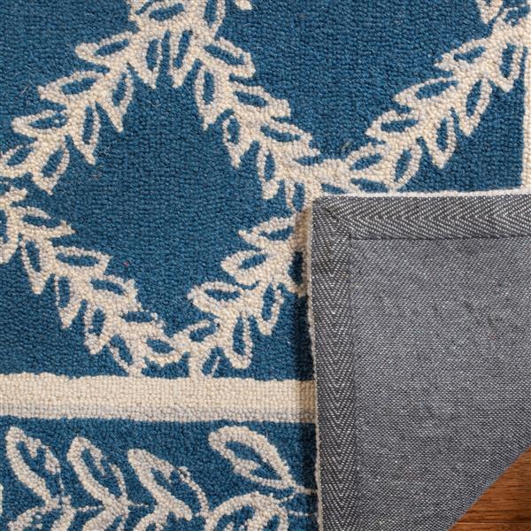 Safavieh Chelsea Round Rug - 4-ft x 4-ft - Navy/Cream