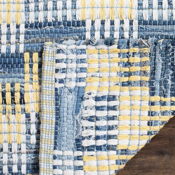 Safavieh Montauk Stripe Rug - 4-ft x 4-ft - Cotton - Gold/Multi