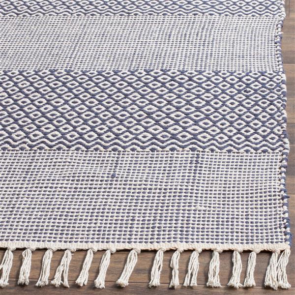 Safavieh Montauk Stripe Rug - 3-ft x 5-ft - Cotton - Ivory/Navy Blue