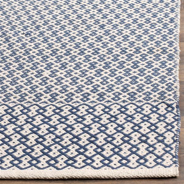 Safavieh Montauk Geometric Rug - 4-ft x 6-ft - Cotton - Ivory/Navy Blue