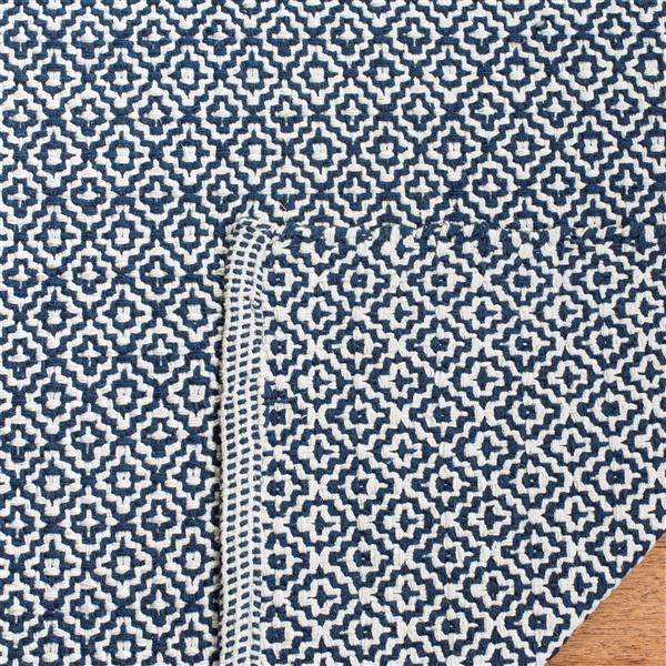 Safavieh Montauk Geometric Rug - 5-ft x 7-ft - Cotton - Ivory/Navy Blue
