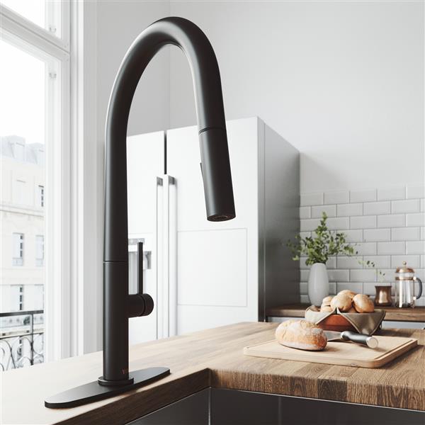 VIGO Greenwich Pull Down Spray Kitchen Faucet Black VG02029MBK1 RONA   330674833 MainImage 001 L 