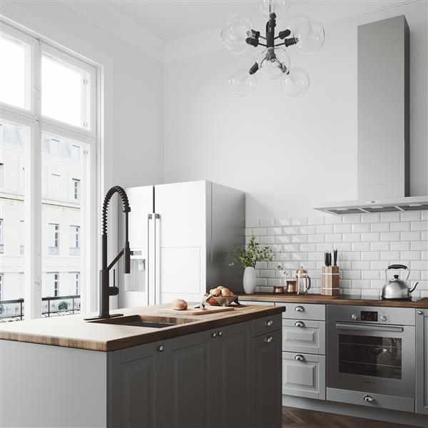 Livingston Magnetic Kitchen Faucet With Deck Plate