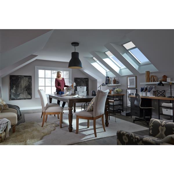 Velux Fixed Curb Mount Skylight - Laminated - 22.5-in x 22.5-in