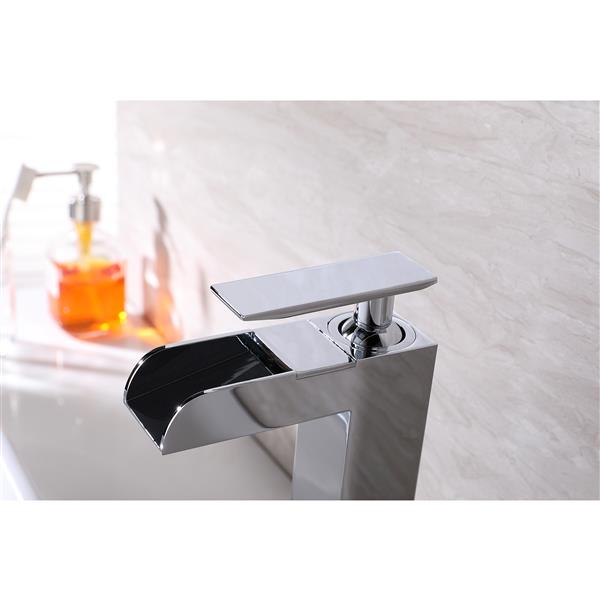 Lukx Splash John Single-Handle Bathroom Faucet - Chrome