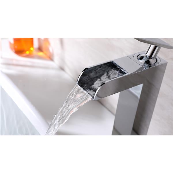 Lukx Splash John Single-Handle Bathroom Faucet - Chrome