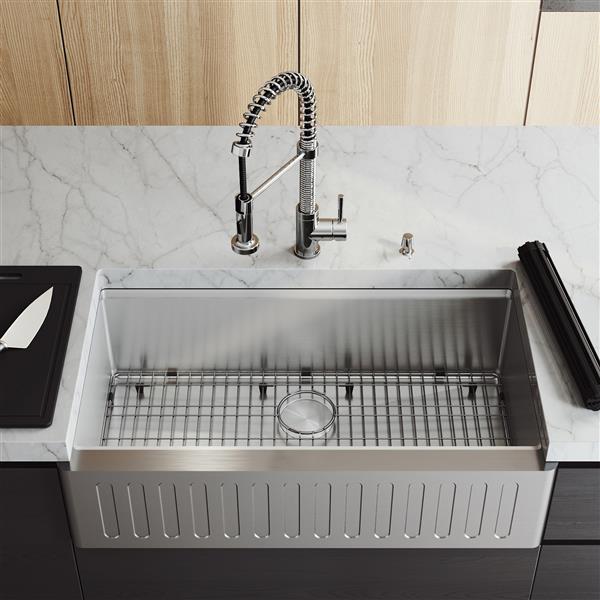 VIGO Oxford&nbsp;36 x&nbsp;21-in Stainless Steel One-Bowl Farmhouse Apron-Front Kitchen Sink w/ Edison Faucet/Accessories