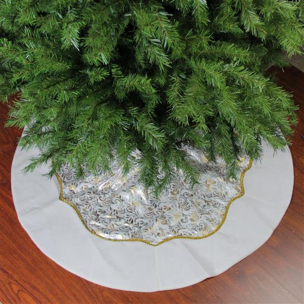 Silver Christmas Tree Skirt / Tita Dong Christmas Tree Skirt Mat 36 Luxury Faux Fur With Snowflake Xmas Silver White Tree Skirt Carpet Home Holiday Party Ornaments Decoration Home Kitchen Seasonal Decor / You can read real customer reviews for this or any other christmas tree skirts and even ask questions and get answers from us or straight from the brand.